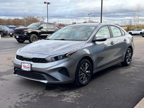 Used 2024 Kia Forte LXS image 8