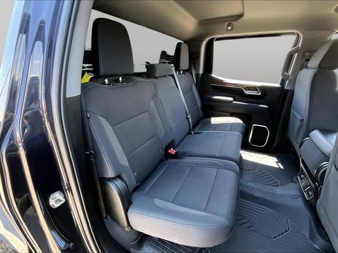 Used 2023 Chevrolet Silverado 1500 LT AWD/4WD image 19