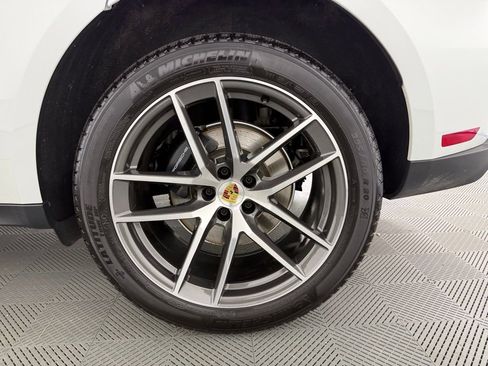 Certified 2026 Porsche Macan Turbo AWD/4WD image 12
