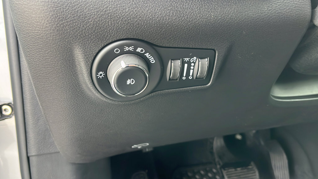New 2026 Jeep Compass Latitude AWD/4WD image 11
