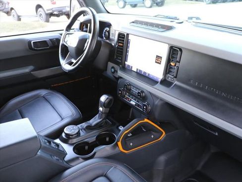 Used 2023 Ford Bronco Badlands image 13