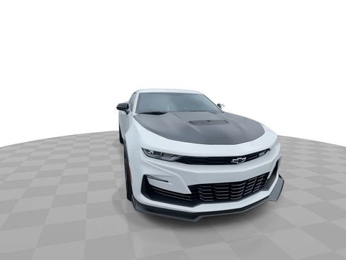 Used 2020 Chevrolet Camaro SS image 2