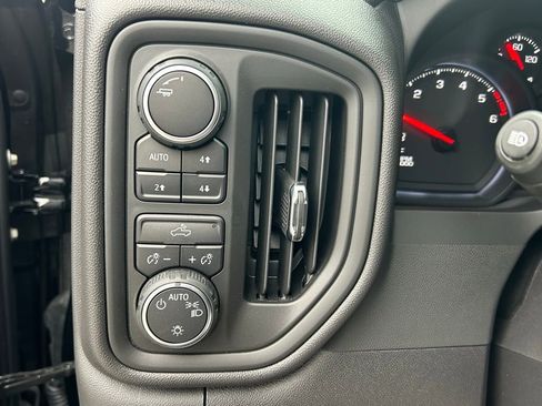 Used 2025 Chevrolet Silverado 1500 Custom Trail Boss AWD/4WD image 31