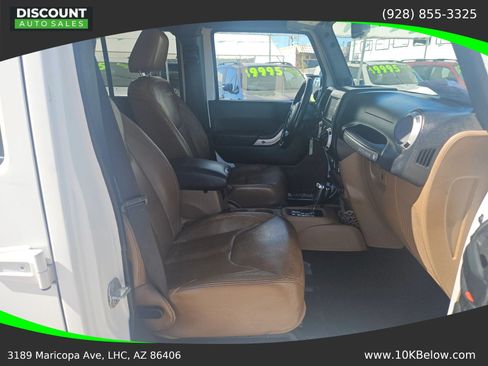 Used 2013 Jeep Wrangler Unlimited Sahara w/ Connectivity Group AWD/4WD image 9