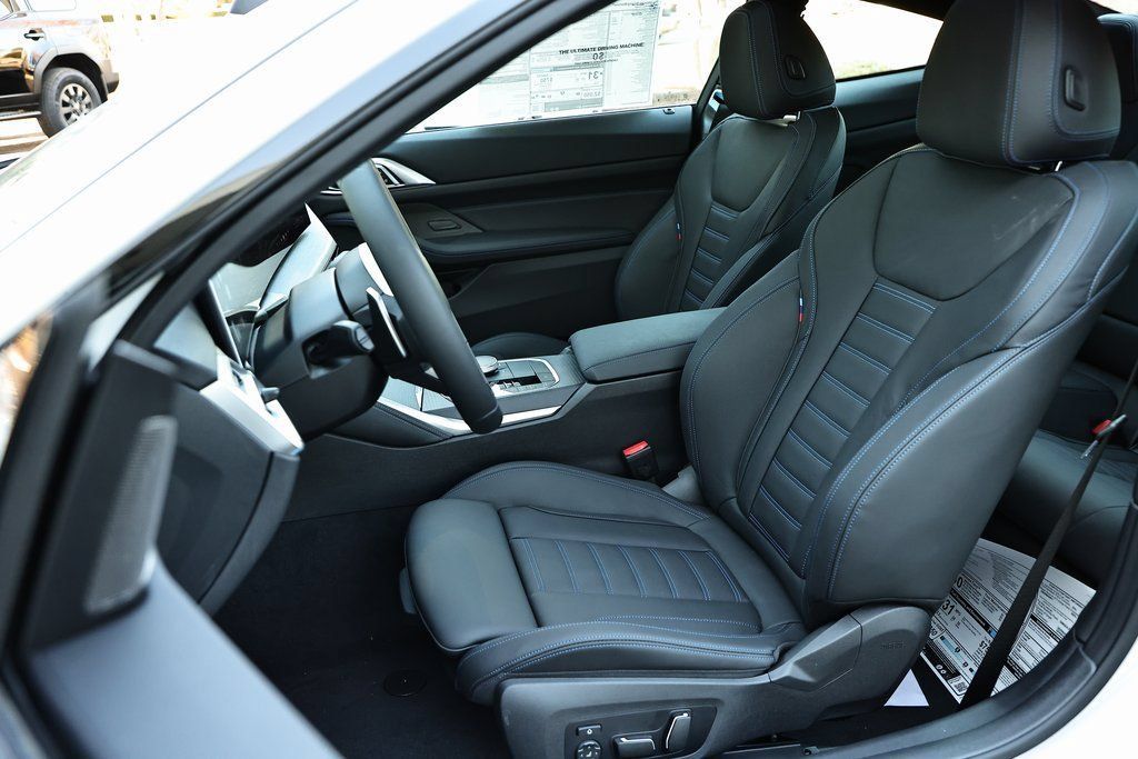 Used 2025 BMW 430i Coupe w/ M Sport Package RWD image 22