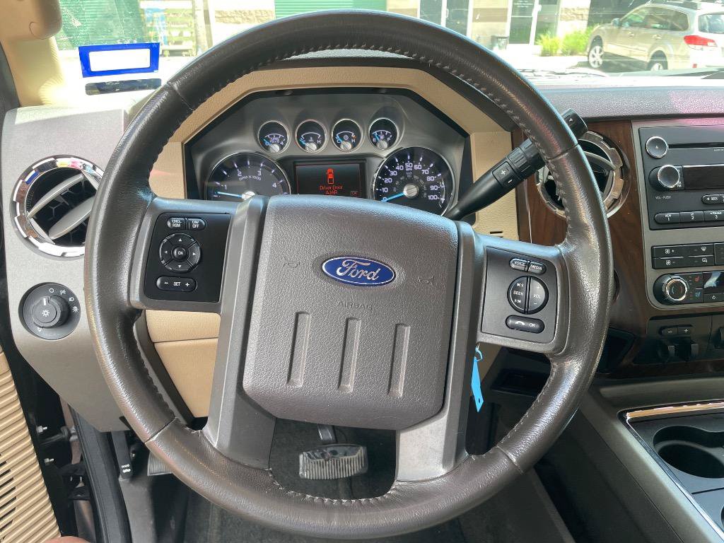 Used 2011 Ford F250 Lariat w/ Lariat Interior Pkg AWD/4WD image 10