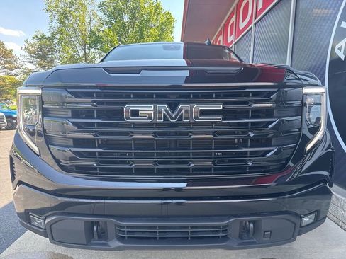Used 2024 GMC Sierra 1500 Elevation w/ X31 Off-Road Package AWD/4WD image 8