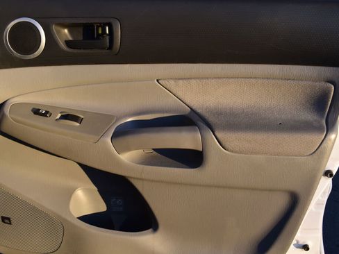 Used 2011 Toyota Tacoma 4x4 Double Cab image 24