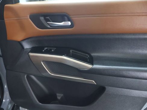 Used 2022 Nissan Pathfinder Platinum image 12