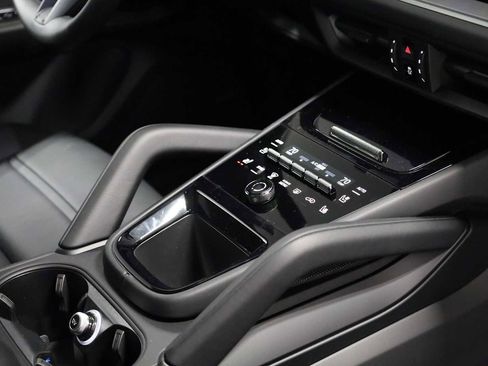 New 2026 Porsche Cayenne Coupe AWD/4WD image 21