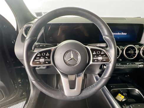 Used 2023 Mercedes-Benz GLA 250 4MATIC image 11