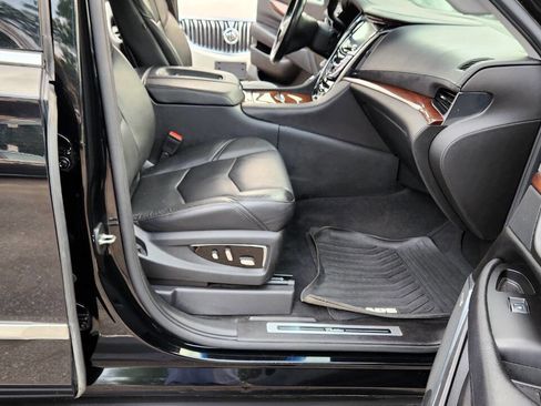 Used 2015 Cadillac Escalade ESV Luxury image 49