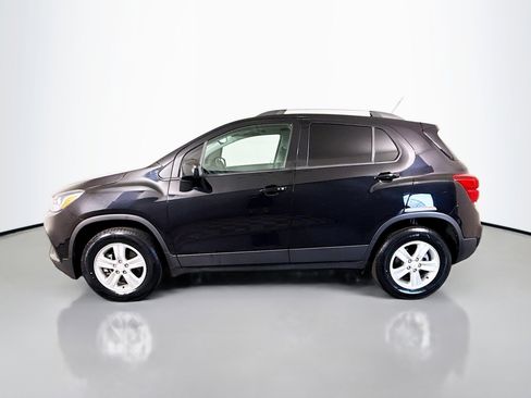 Used 2021 Chevrolet Trax LT w/ Premium Seat Package AWD/4WD image 6
