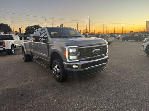 Used 2023 Ford F350 Lariat w/ Lariat Ultimate Package image 1