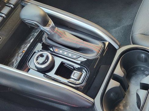 Used 2023 Chevrolet Colorado Z71 w/ Z71 Convenience Package 2 image 16