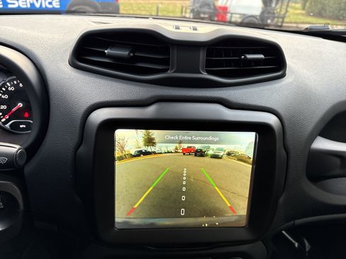 Used 2022 Jeep Renegade Trailhawk image 29