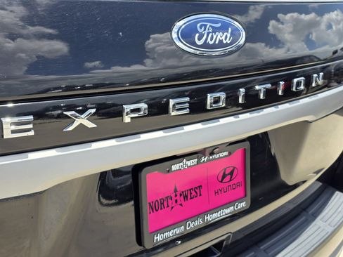 Used 2024 Ford Expedition XLT RWD image 11