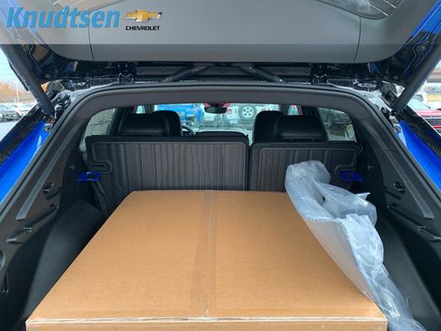 New 2026 Chevrolet Equinox EV RS w/ Convenience Package II AWD/4WD image 15