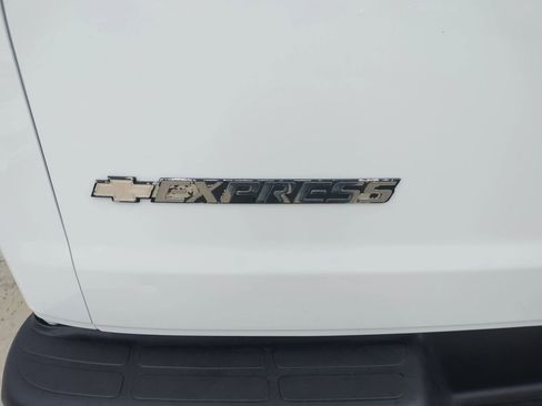 Used 2017 Chevrolet Express 2500 LS image 5