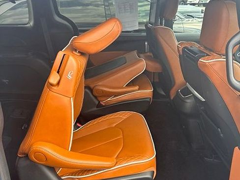 Used 2024 Chrysler Pacifica Pinnacle FWD image 14