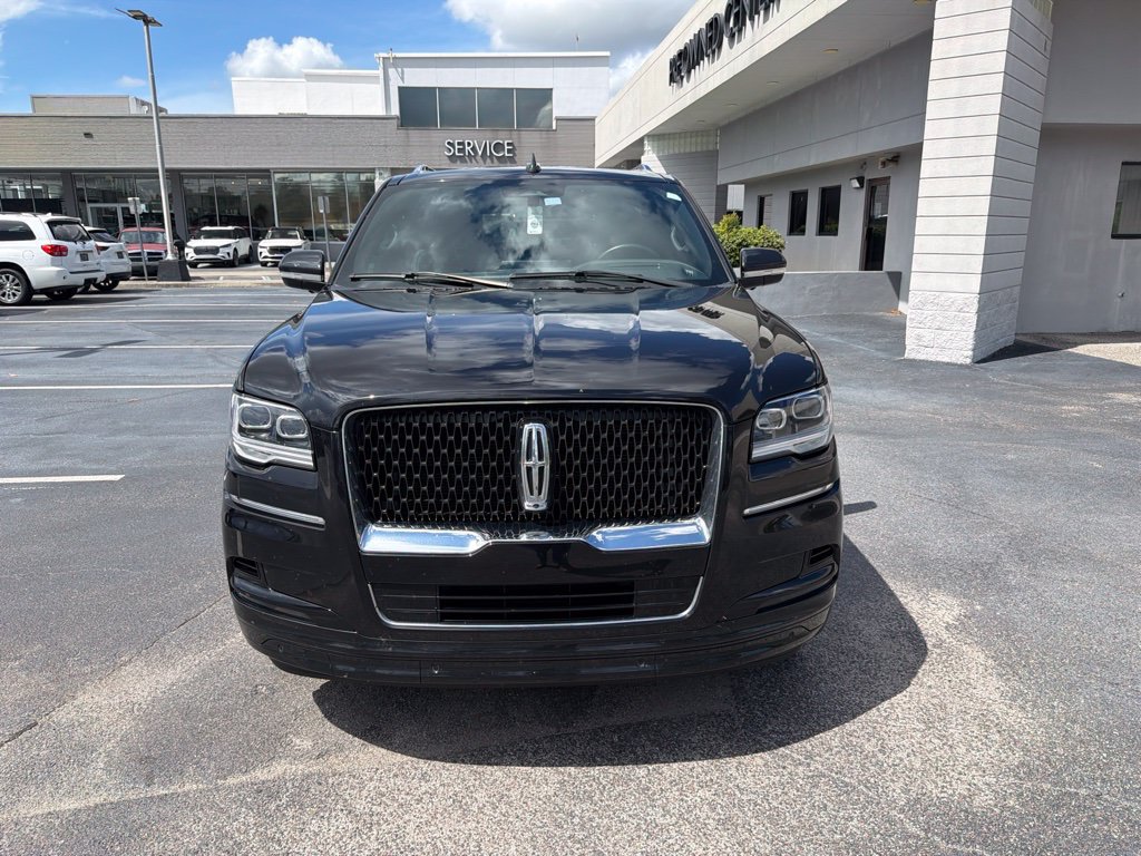 Used 2024 Lincoln Navigator Reserve w/ Monochromatic Package AWD/4WD image 8