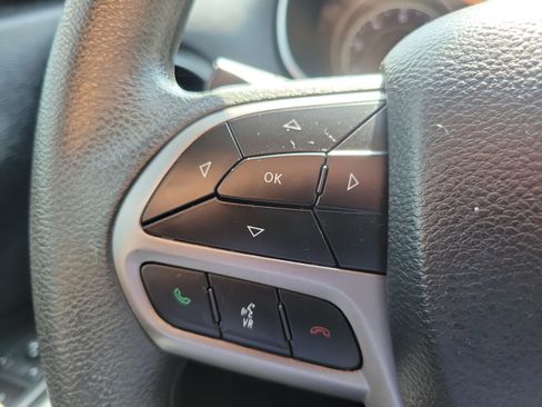 Used 2021 Jeep Cherokee Latitude w/ Mopar Interior Package FWD image 17