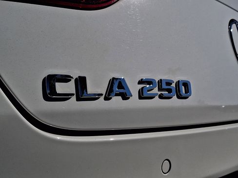 Used 2023 Mercedes-Benz CLA 250 4MATIC image 30
