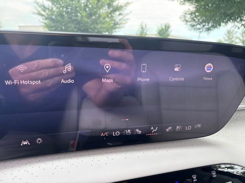 New 2026 Buick Enclave Avenir w/ Super Cruise Package FWD image 38