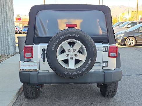 Used 2012 Jeep Wrangler Unlimited Sport image 6