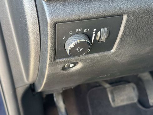 Used 2017 Jeep Grand Cherokee Laredo w/ Quick Order Package 2BE RWD image 5