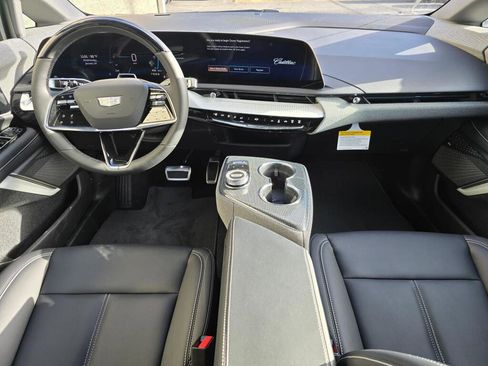 New 2026 Cadillac Optiq Luxury 1 image 20