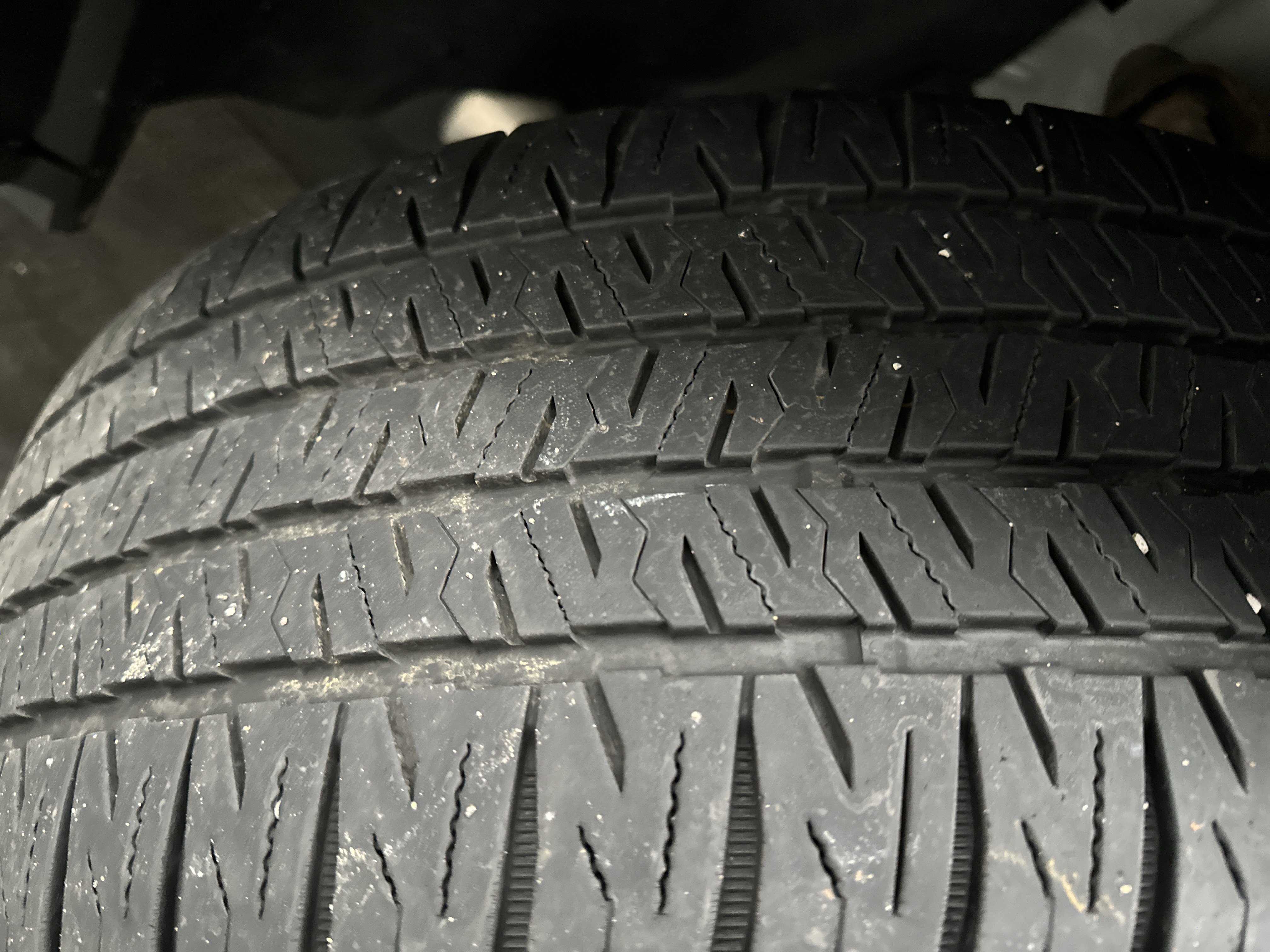 Used 2018 Ford Explorer XLT w/ Equipment Group 202A AWD/4WD image 12