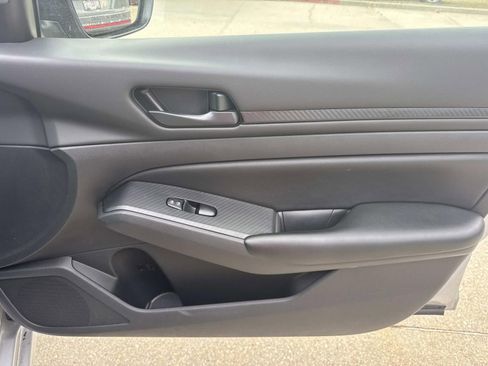 Used 2024 Nissan Altima 2.5 S image 13