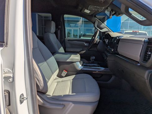 Used 2024 Chevrolet Silverado 1500 RST AWD/4WD image 41