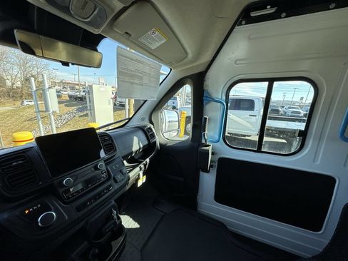 New 2024 RAM ProMaster 3500 w/ Delivery Van Package FWD image 11