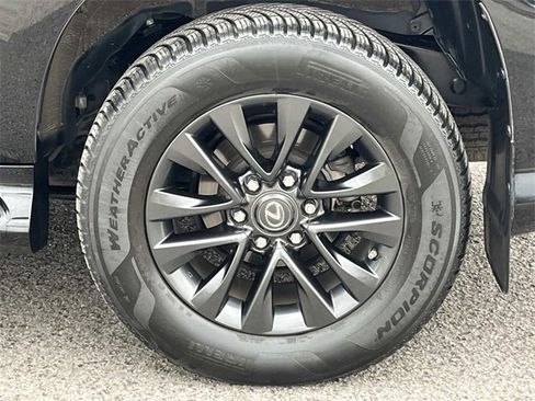 Used 2021 Lexus GX 460 Premium w/ Premium Package image 11