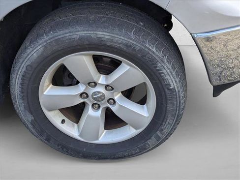 Used 2017 RAM 1500 Classic SLT image 6