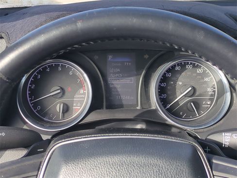 Used 2018 Toyota Camry SE image 29