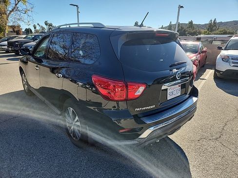 Used 2017 Nissan Pathfinder S image 3