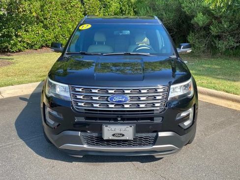 Used 2017 Ford Explorer Limited FWD image 2