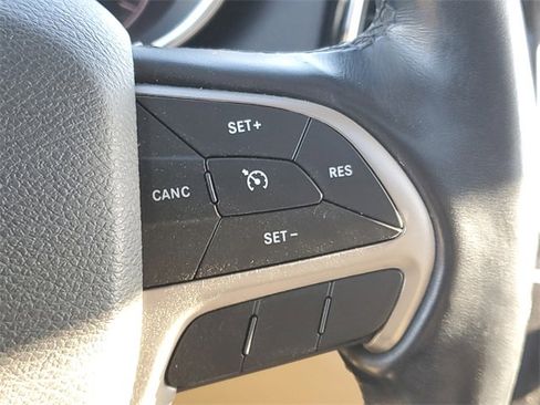 Used 2020 Jeep Grand Cherokee Limited image 24