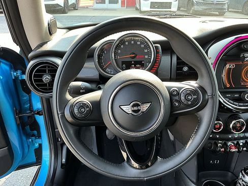 Used 2017 MINI Cooper 2-Door Hardtop FWD image 16