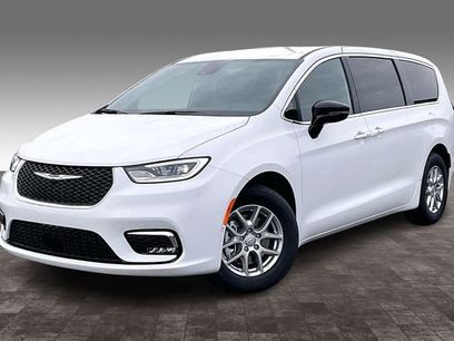 New 2026 Chrysler Pacifica Select