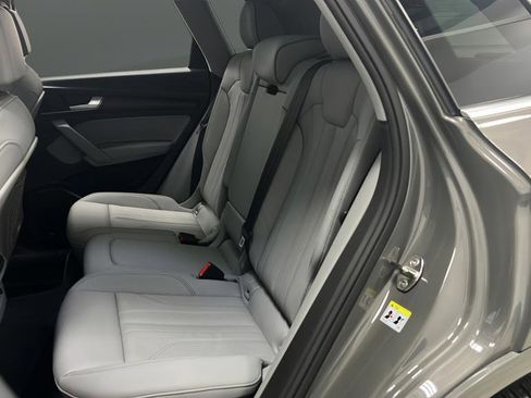 Used 2024 Audi Q5 2.0T Premium w/ Convenience Package image 32