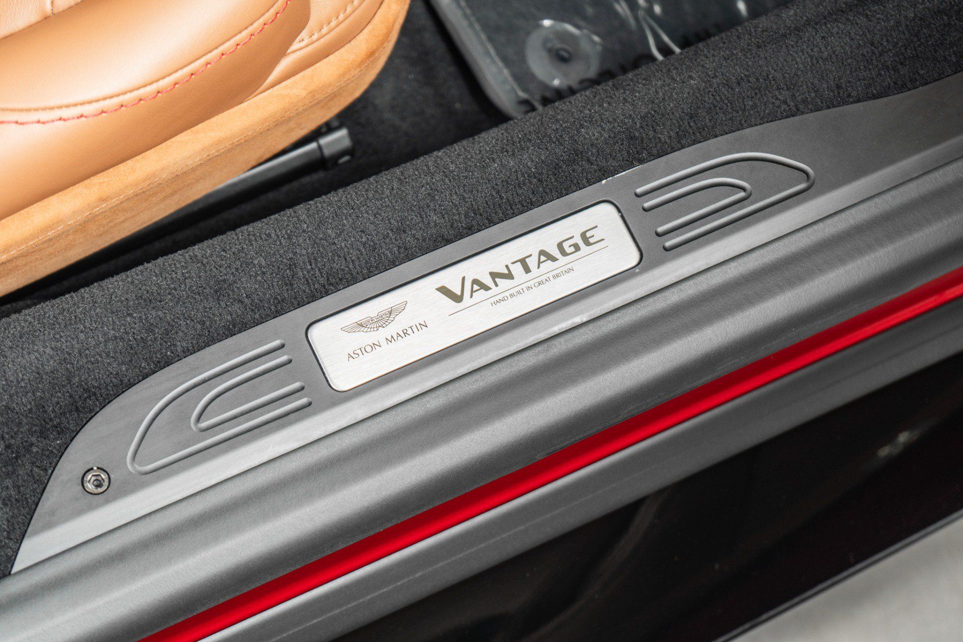 Used 2023 Aston Martin V8 Vantage Coupe RWD image 30