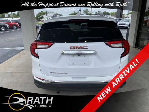Used 2022 GMC Terrain SLT w/ Tech Package FWD image 7