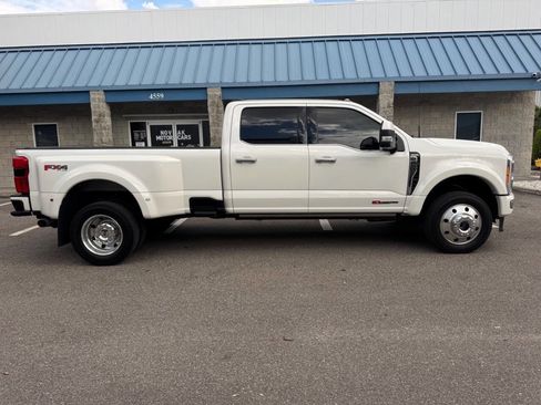 Used 2023 Ford F450 Limited w/ FX4 Off-Road Package image 8