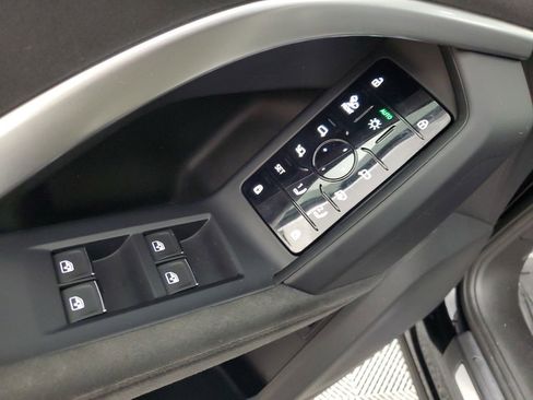 Used 2025 Audi SQ5 Premium Plus w/ Premium Plus Package image 19