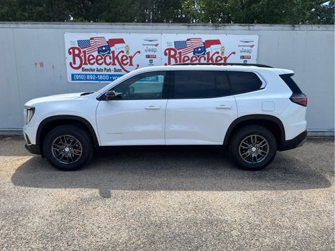 Used 2025 GMC Acadia Elevation FWD image 7