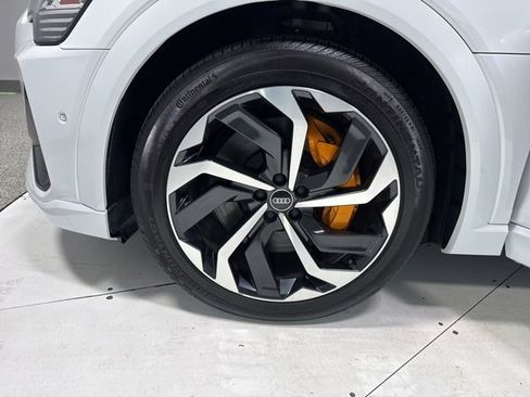 Used 2022 Audi e-tron Premium Plus w/ Premium Plus Package image 8